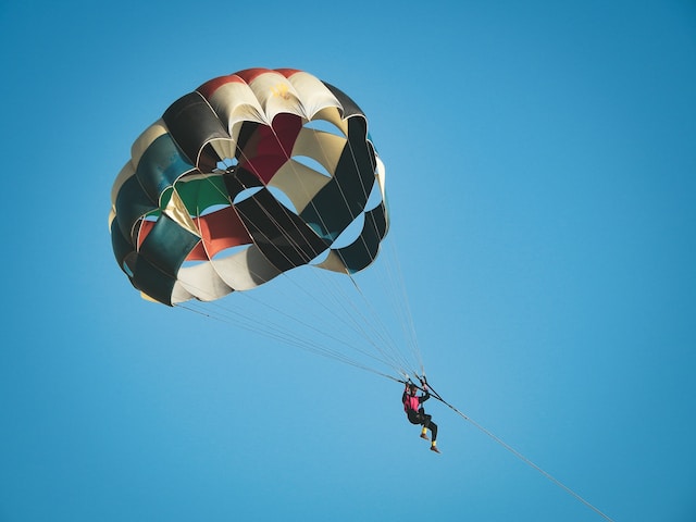 paragliding in bali