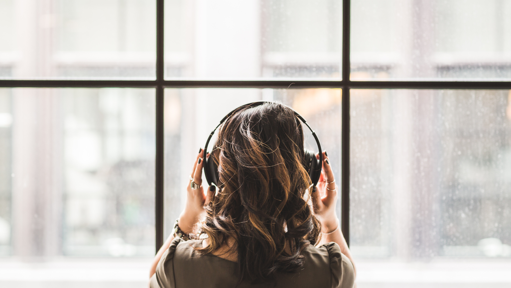 noise cancelling headphones